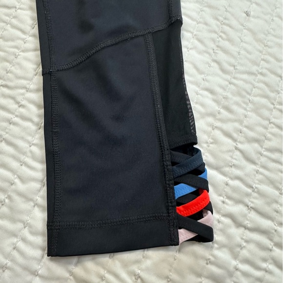 Fila Workout Black Capris with Red and Blue Accents in Size S - Picture 8 of 10